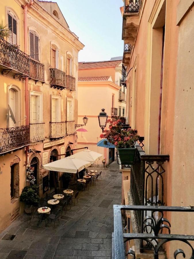 Nel Cuore Del Centro Storico Con Comfort E Stile Leilighet Iglesias Eksteriør bilde